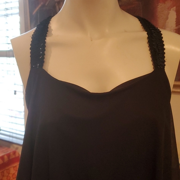Black sequins strap cocktail dress - Picture 2 of 8